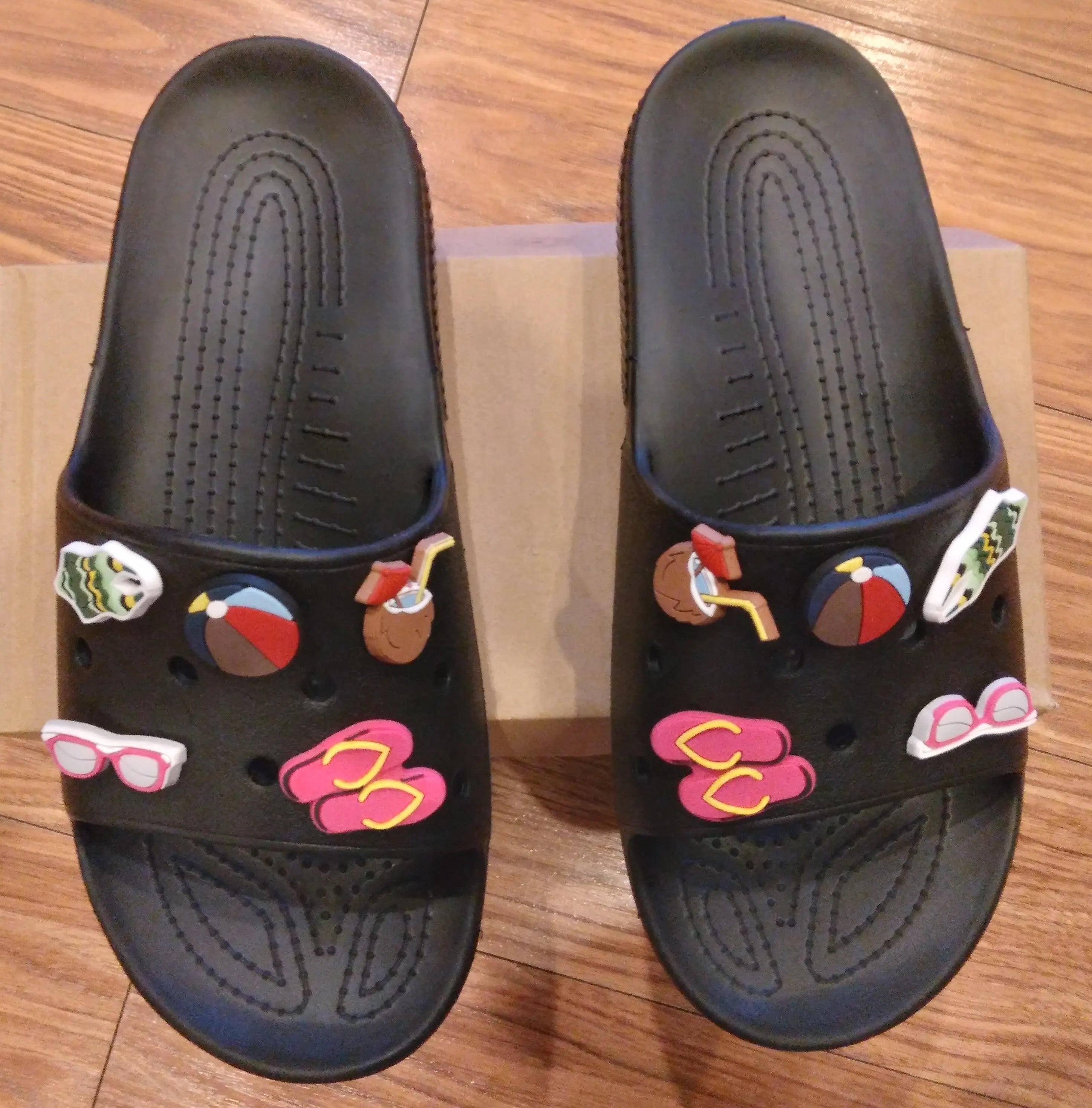 Image & Stylez LLCChill SlidesOn Chill SlidesSporty Slides with Charms Included
*Runs Small*We recommend ordering one size up.