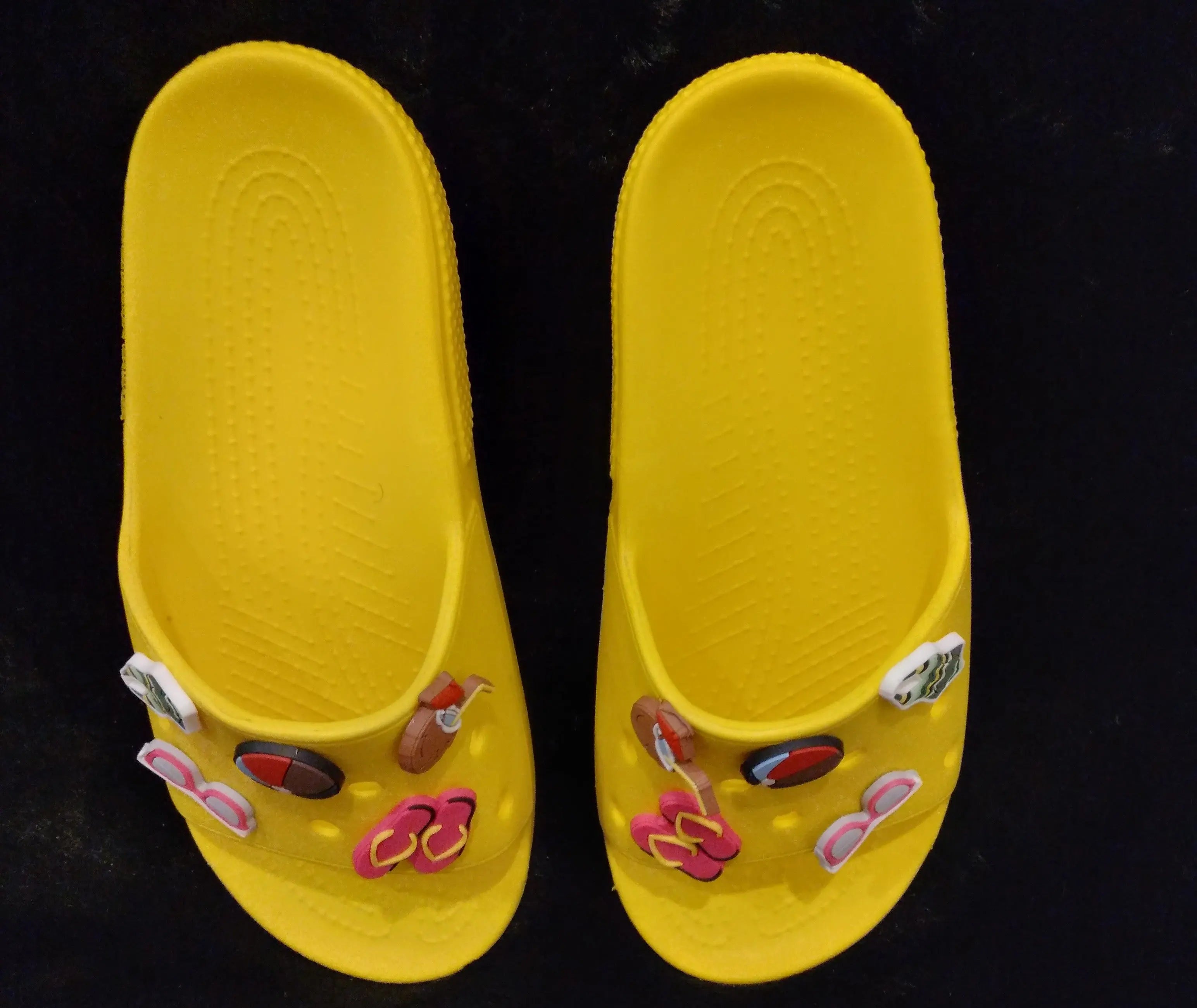 Image & Stylez LLCChill SlidesOn Chill SlidesSporty Slides with Charms Included
*Runs Small*We recommend ordering one size up.