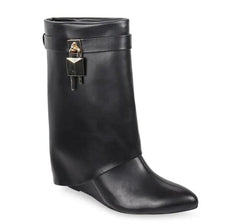 Image & Stylez LLCLock Low Wedge BootCity on Lock Low Wedge BootThese Wedge Boots are giving Sexy and Chic vibes.
True to size Drape Over Pointed Toe High Heel Wedge Cover Up Fold Over Mid-Calf Boots Heel Height Approx. 3.25" Boo